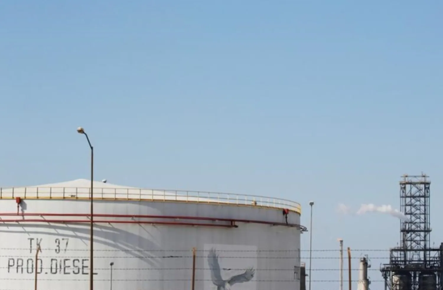 A diesel storage tank is seen at the Middle East Oil Refinery Company (MIDOR) in Alexandria, Egypt, November 7, 2018. REUTERS/Amr Abdallah Dalsh 
