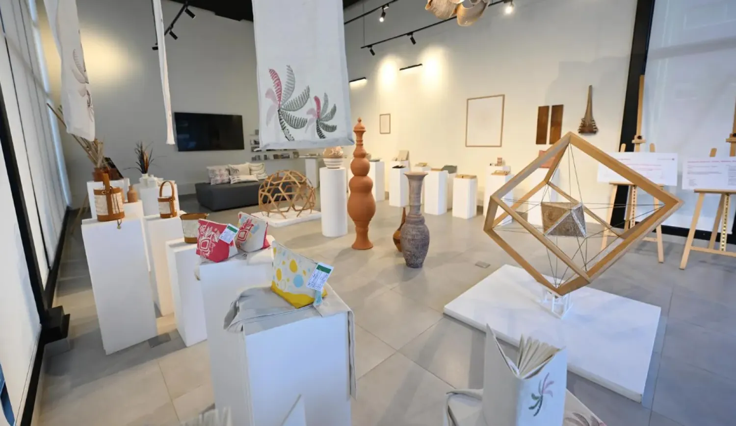 The school focuses on empowering girls, teaching craft skills rooted in ancestral trades and presenting them in modern ways that create sustainable and creative opportunities - SPA