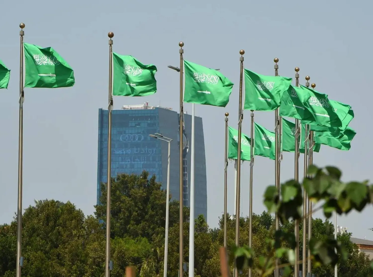 الاقتصاد السعودي يواصل الأداء القوي مع تسارع النمو مدعوماً بتحسّن نشاط القطاع الخاص غير النفطي وارتفاع مستويات الإنتاج الصناعي (الشرق الأوسط)