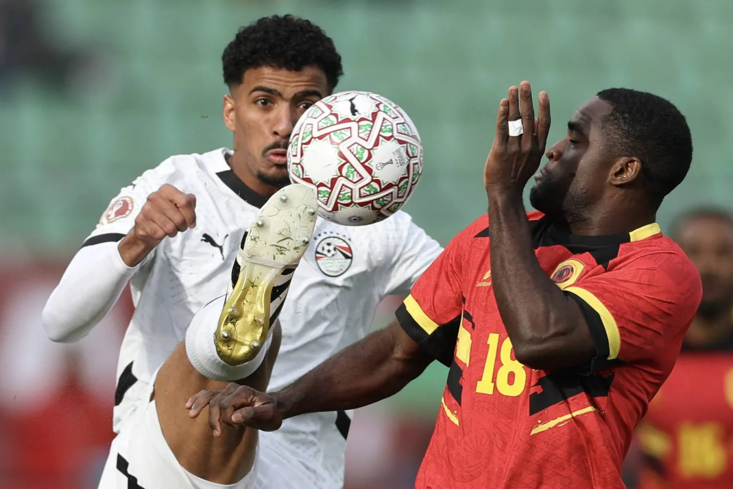 التعادل السلبي حسم مواجهة أنغولا ومصر (أ.ف.ب)