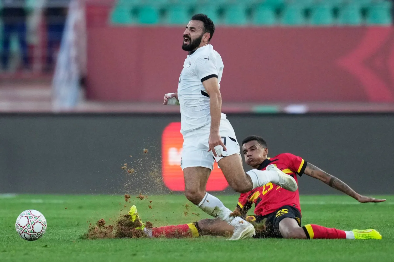 مهند لاشين لاعب وسط منتخب مصر (أ.ب)