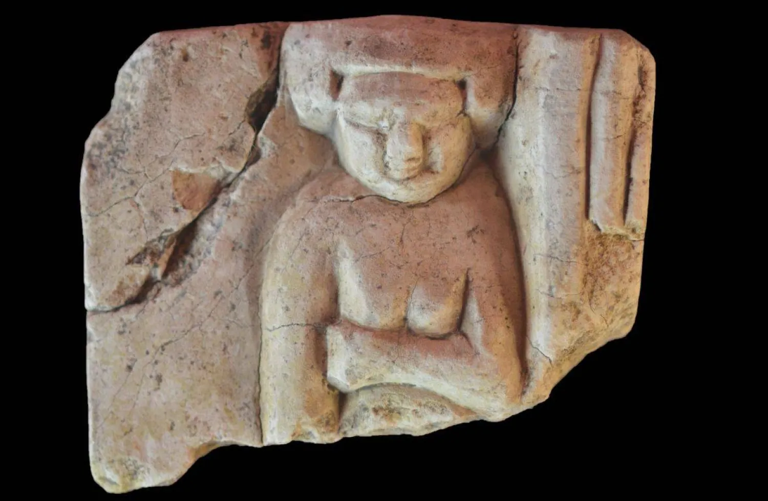 منحوتات من العصر البطلمي في الجبانة الأثرية (وزارة السياحة والآثار)