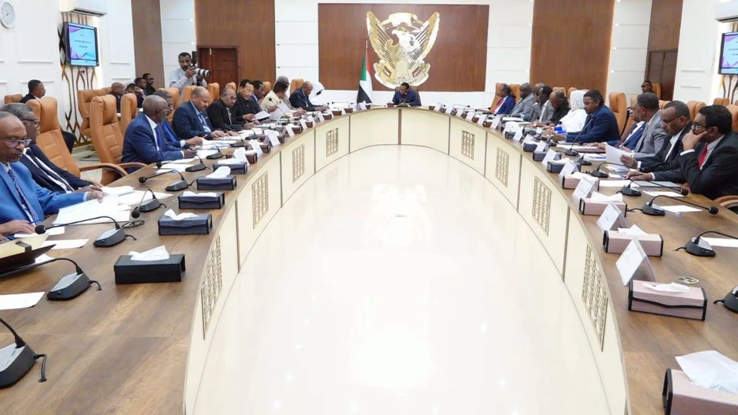  مجلس الوزراء السوداني عقد أمس جلسته برئاسة رئيس الوزراء الدكتور كامل إدريس (سونا)