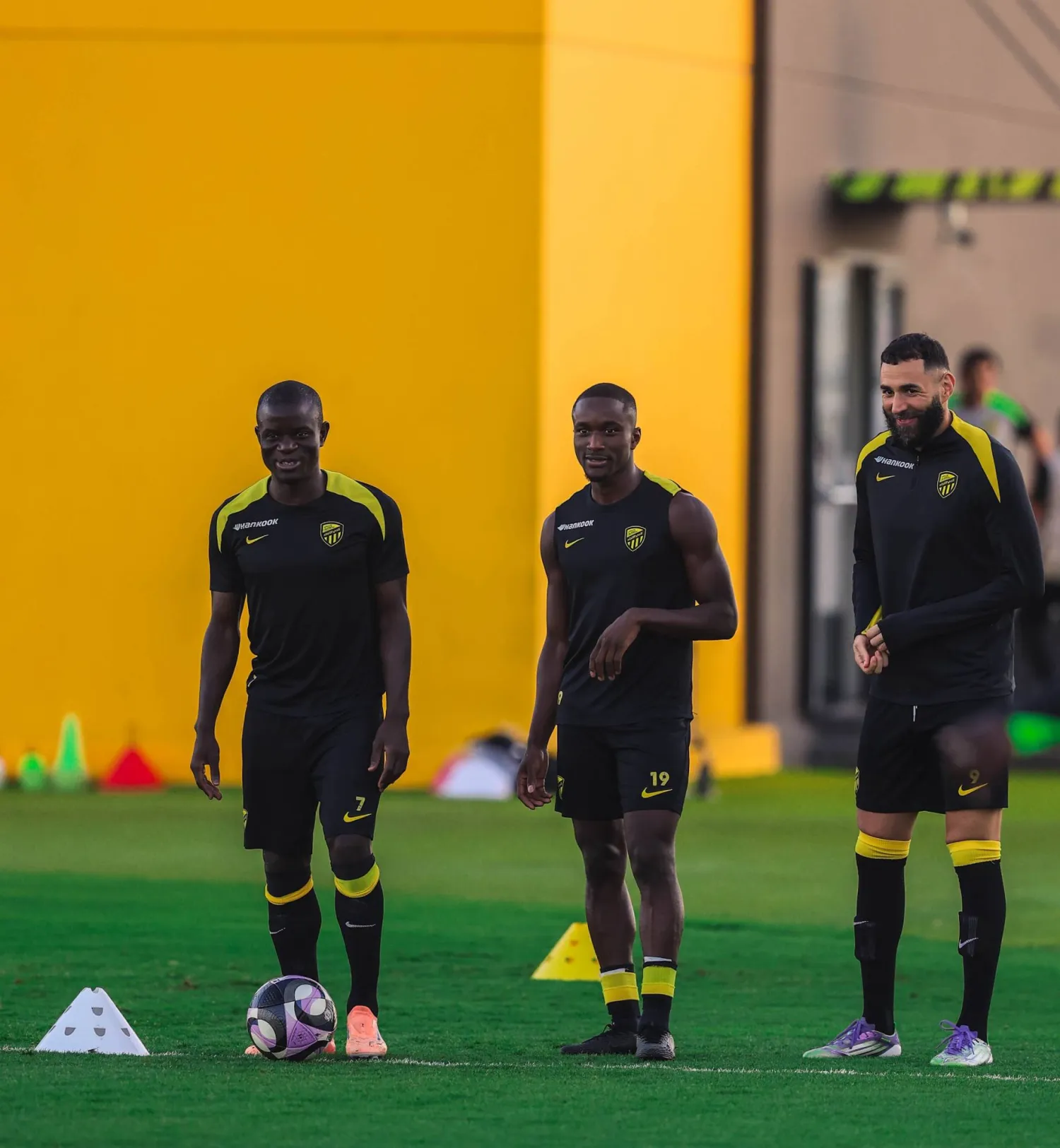 لاعبو الاتحاد خلال استعداداتهم لملاقاة نيوم (موقع النادي)