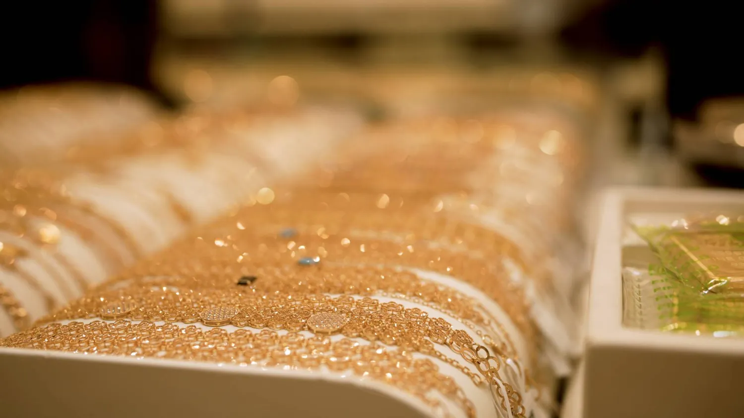 داخل أحد متاجر الذهب في السعودية (تصوير: تركي العقيلي)