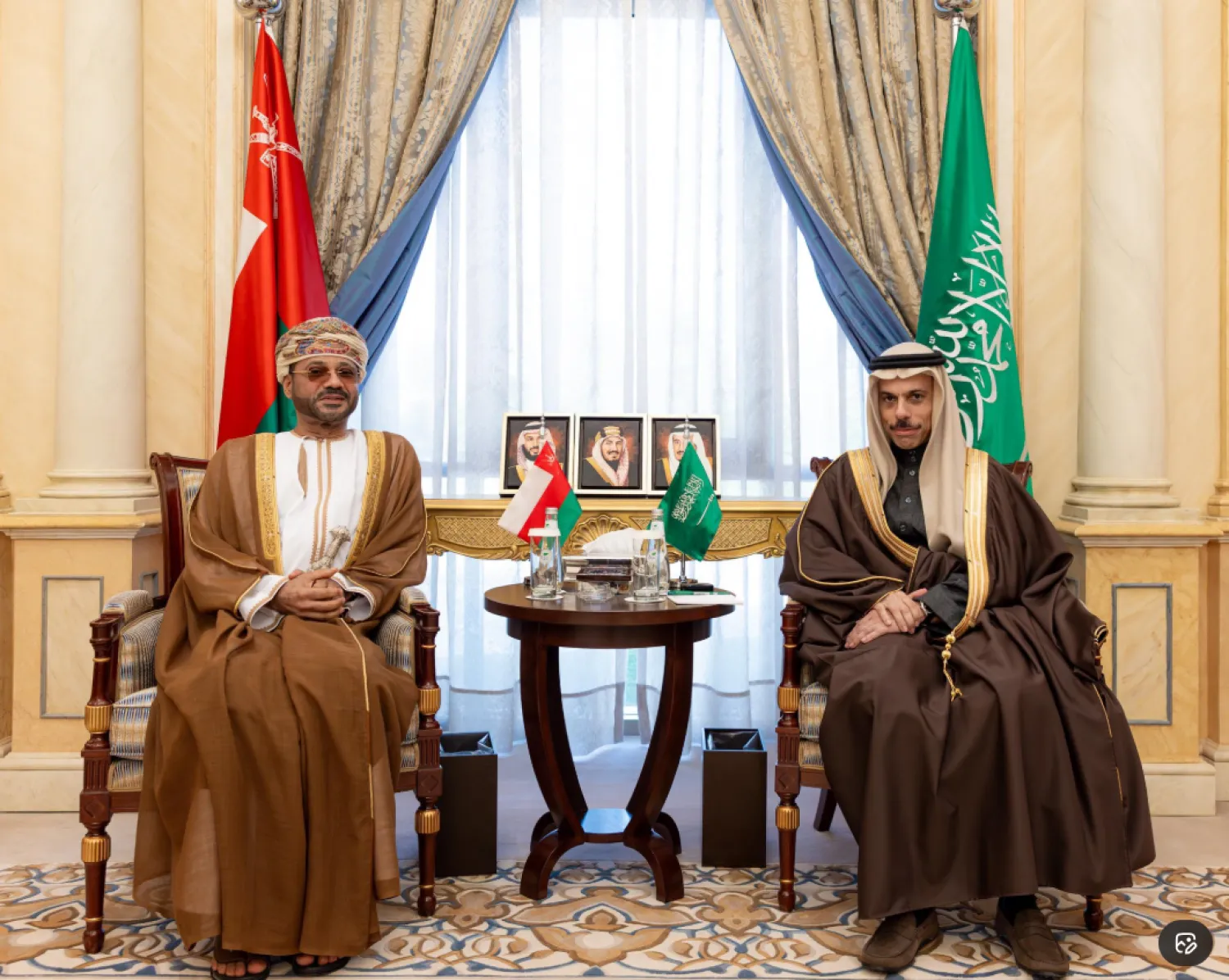 وزير الخارجية السعودي الأمير فيصل بن فرحان يستقبل وزير خارجية عُمان بدر بن حمد البوسعيدي في الرياض (واس)