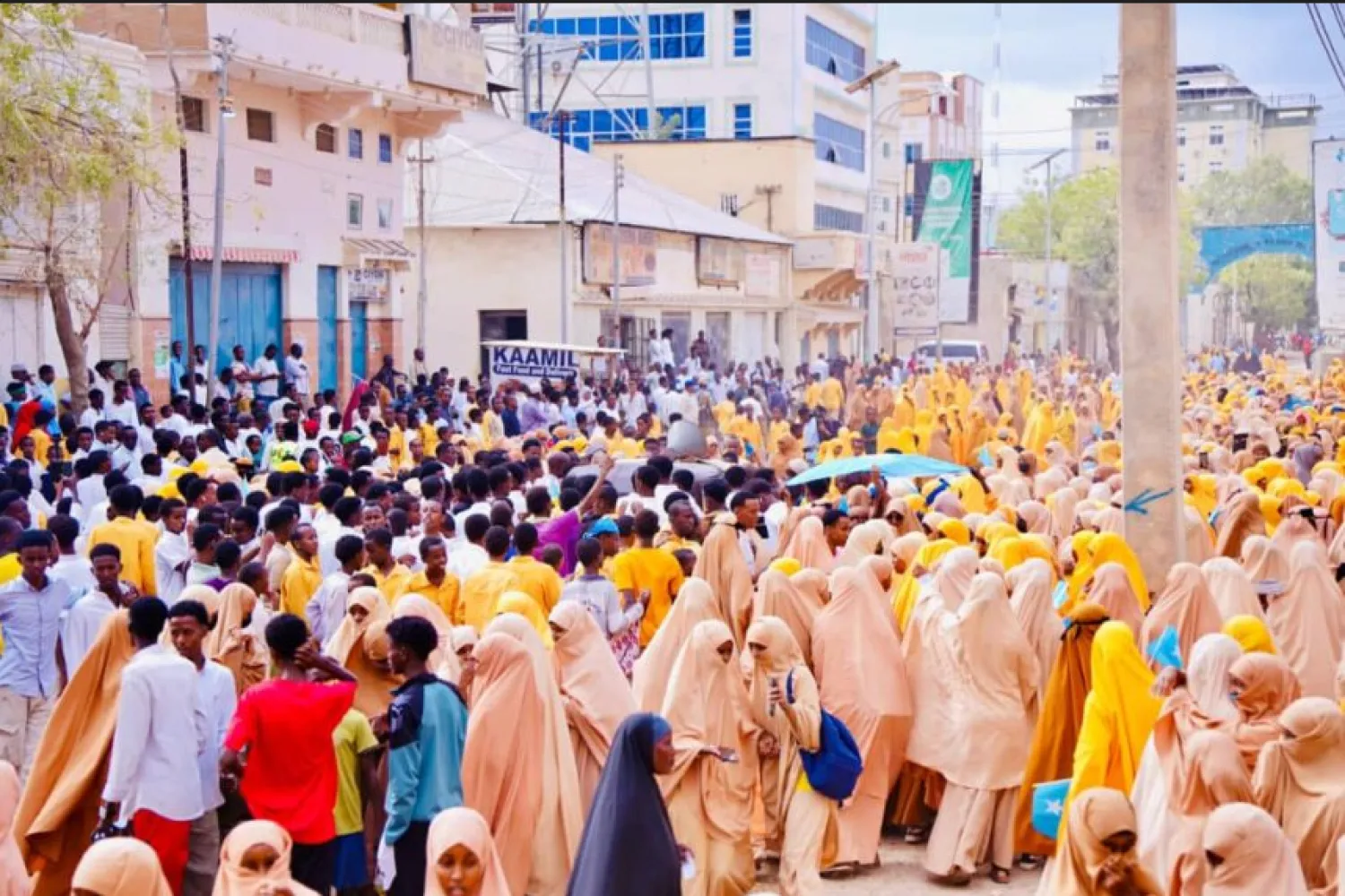 مظاهرات في مدن هيرشبيلى رفضاً للاعتراف الإسرائيلي بـ«أرض الصومال» (وكالة الأنباء الصومالية)