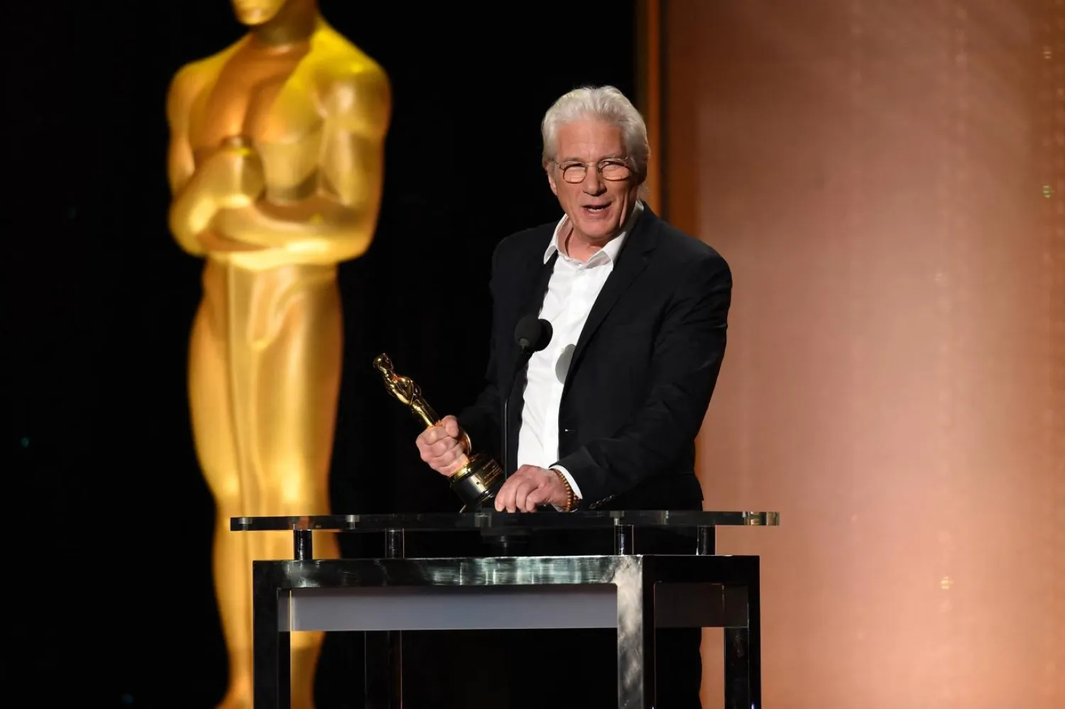 Richard Gere, 20 yıl boyunca Oscar'dan yasaklanmasıyla ilgili nadir bir yorum yaptı (AFP)