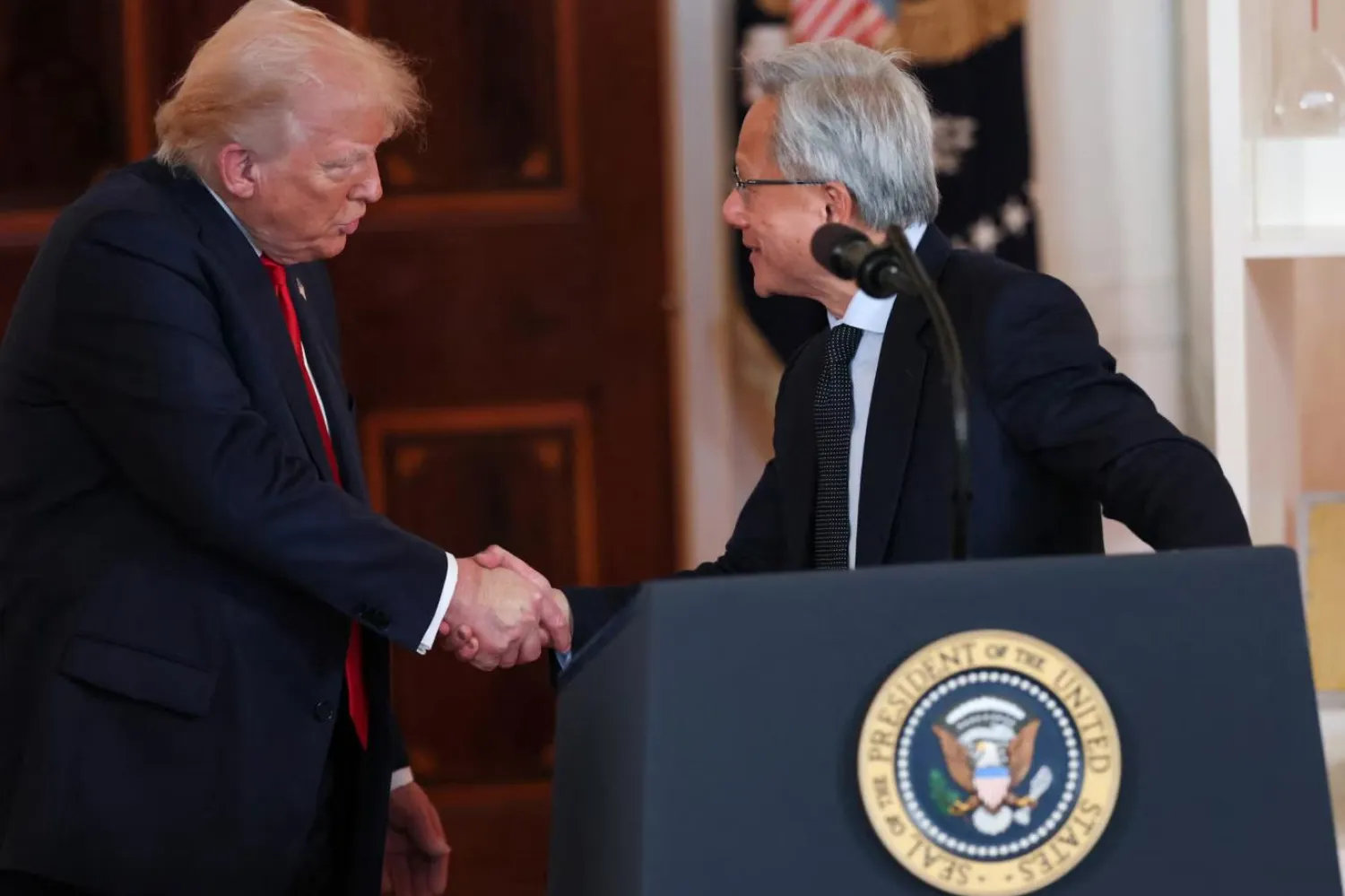 Trump ve Nvidia CEO'su Jensen Huang son dönemde yakınlaştı (Reuters)