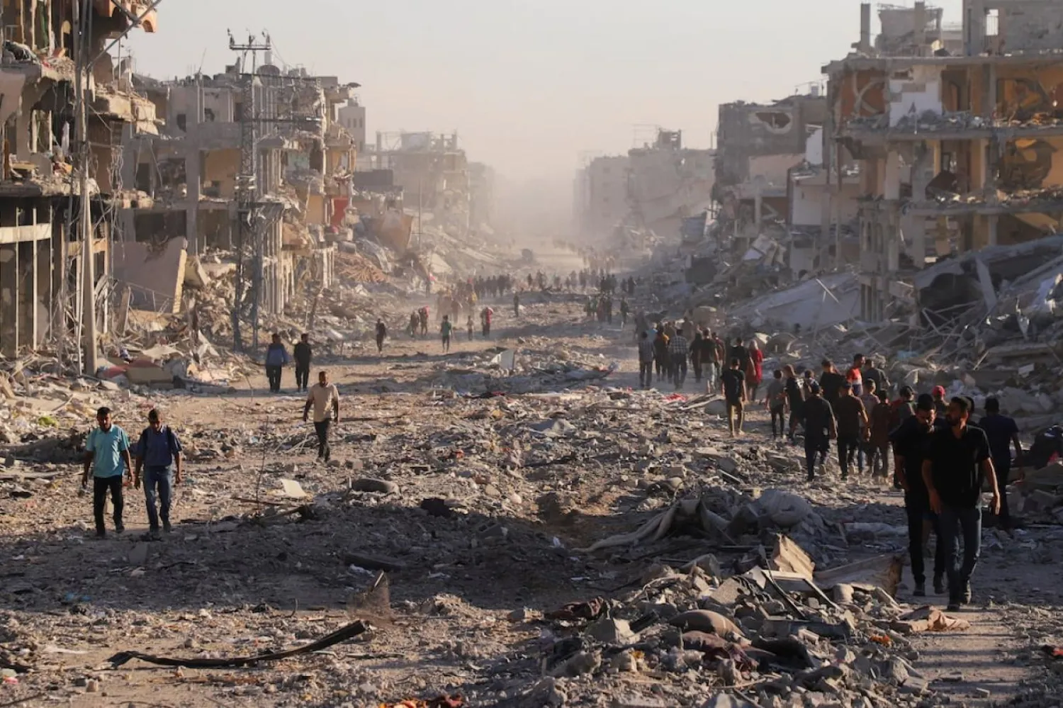 İsrail ordusu savaşın başından bu yana Gazze'de çoğu kadın ve çocuk en az 70 bin kişiyi katletti (Reuters)