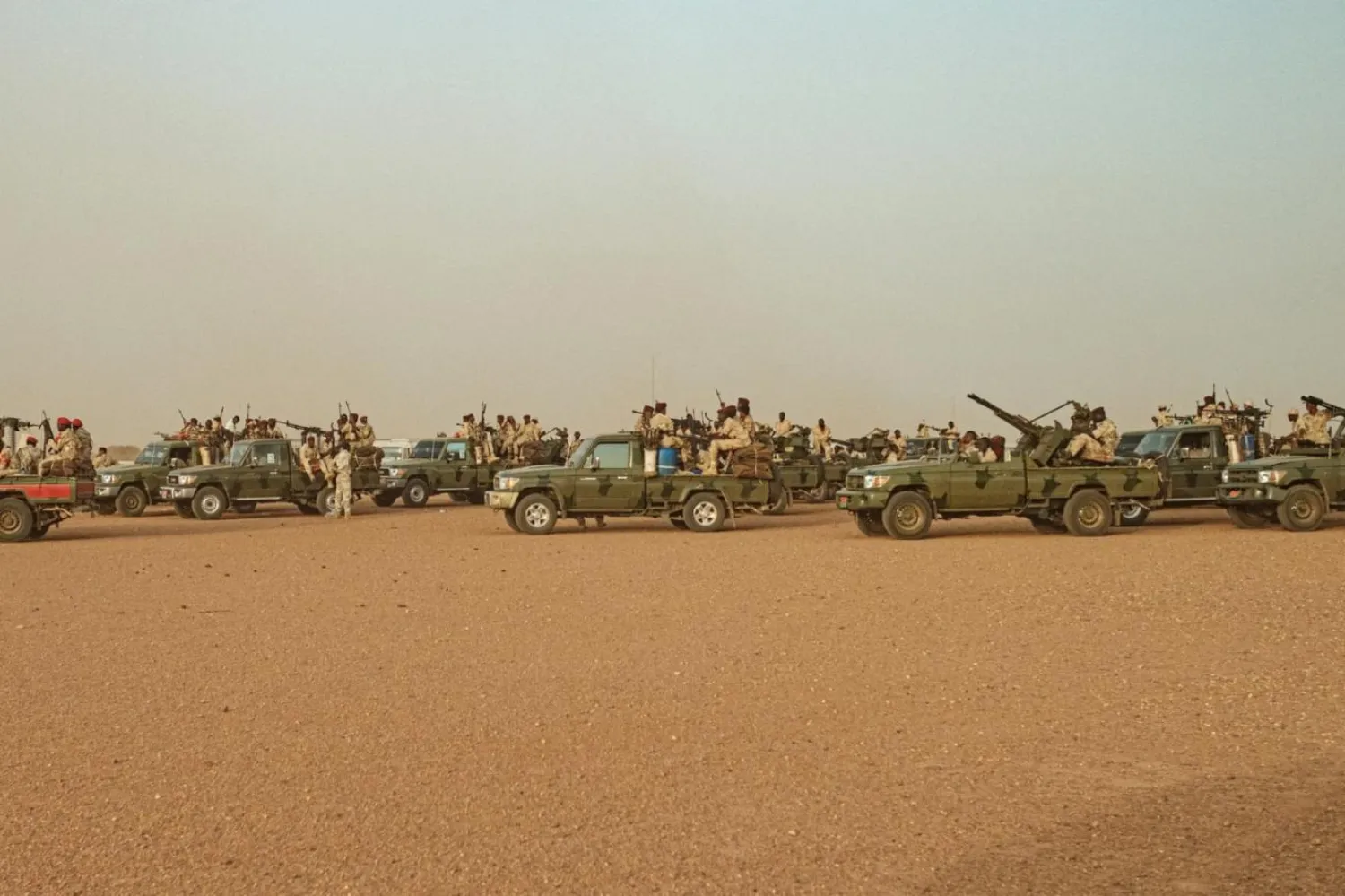 HDK'yi ordu bünyesine dahil etme süreci nedeniyle Nisan 2023'te patlak veren iç savaş yüzünden 25 milyondan fazla kişi insani yardıma muhtaç (AFP)