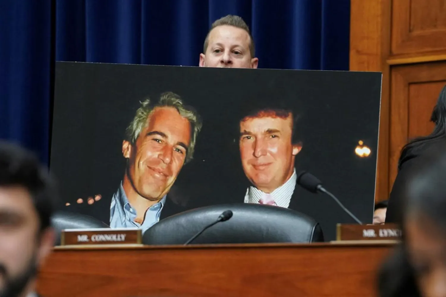 ABD Başkanı, Epstein'in fuhuş ağının parçası olduğu iddialarını defalarca reddetmişti (Reuters)