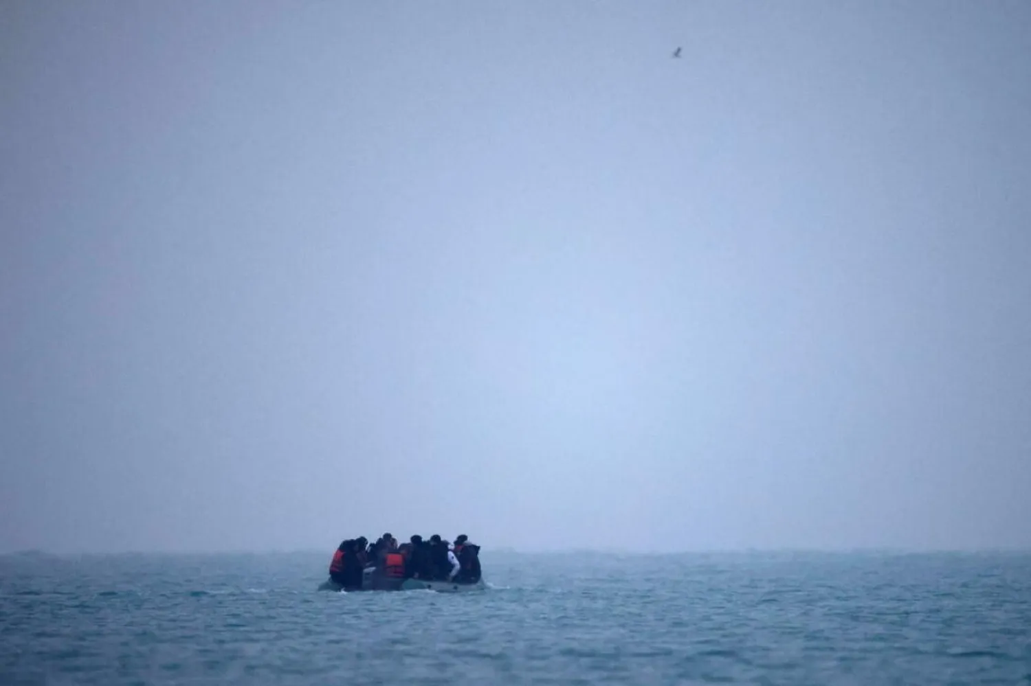 Küçük tekne geçişleri 2025'te artsa da 2022'de kırılan rekorun gerisinde kaldı (Reuters/Arşiv)