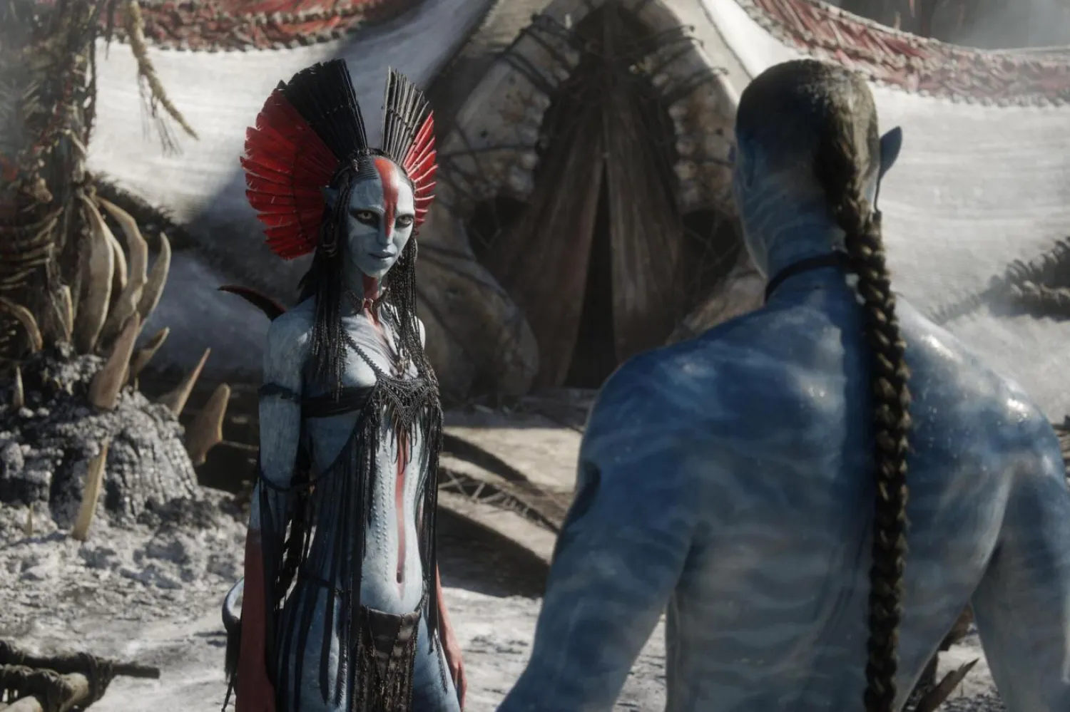 71 yaşındaki üç Oscarlı yönetmen James Cameron, Avatar: Ateş ve Kül'de izleyicileri farklı bir Na'vi kabilesiyle tanıştırıyor (20th Century Studios)