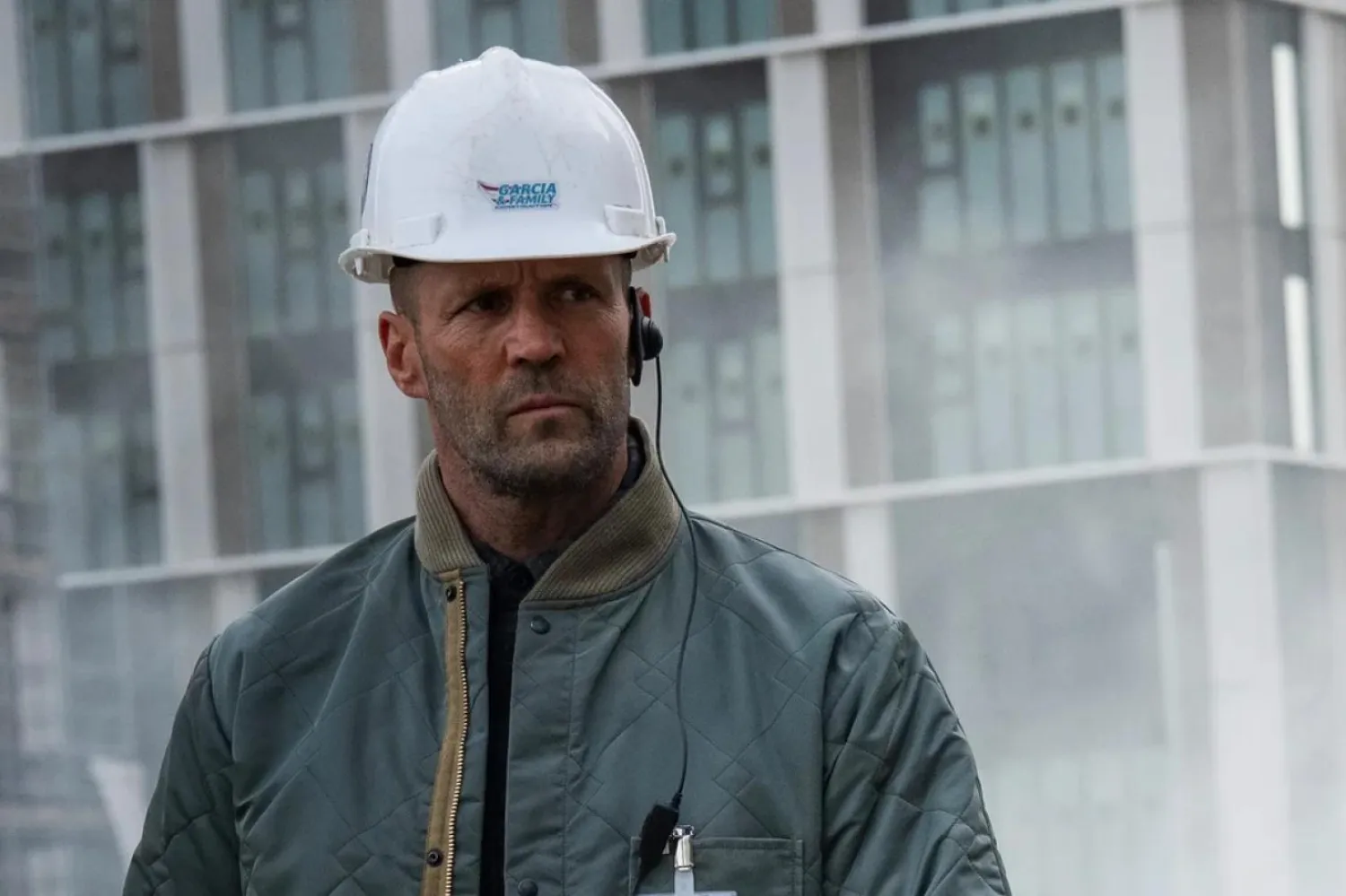 Sert ve cesur karakterleri canlandırmasıyla ünlü Jason Statham, 2000'li ve 2010'lu yıllarda aksiyon filmlerinin yeniden canlanmasına öncülük etti (Amazon MGM Studios)