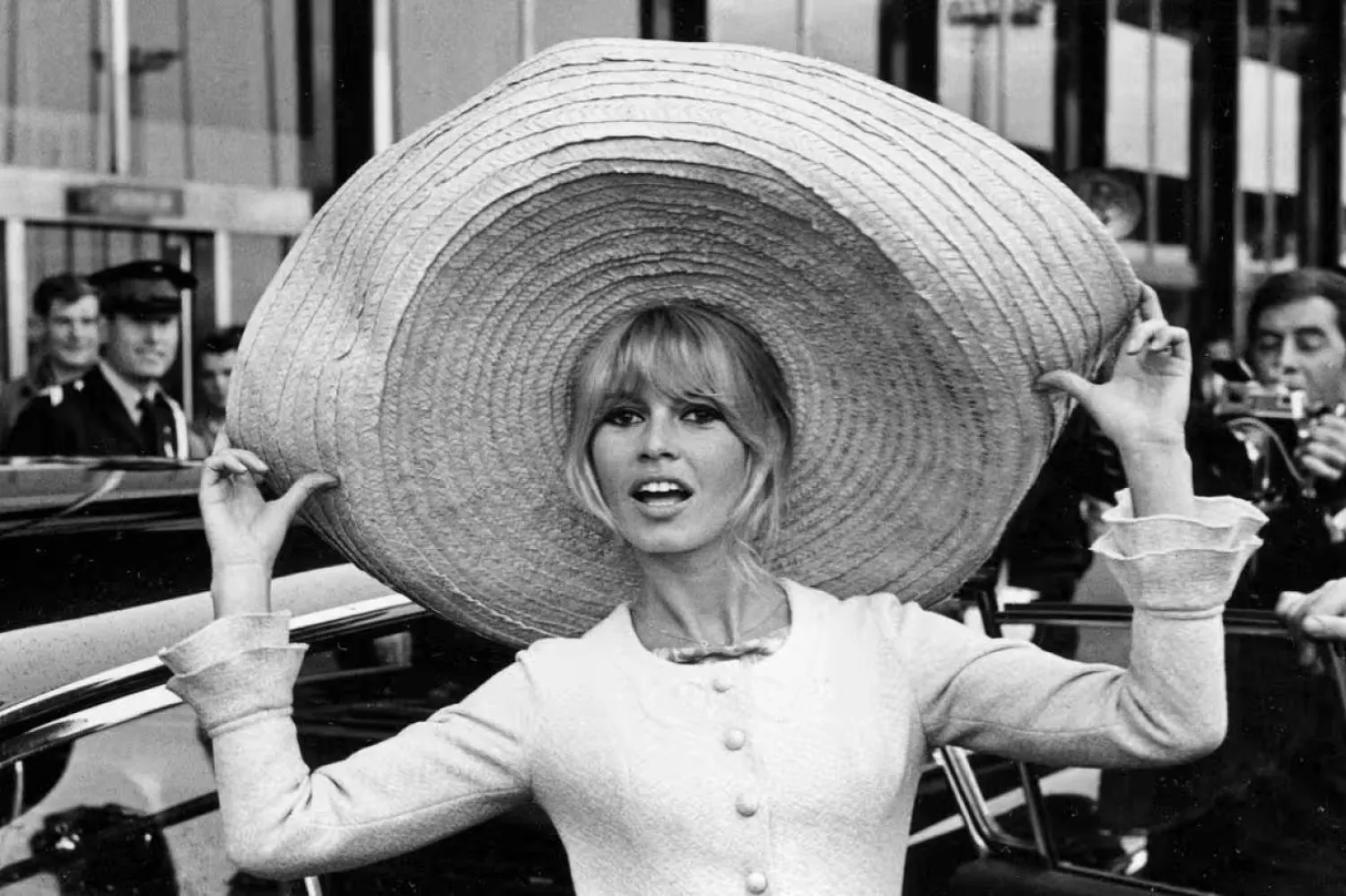 39 yaşında sinemayı tamamen bırakan Brigitte Bardot, kariyerinin zirvesindeyken kameraların önünden çekilen nadir dünya yıldızlarından biri oldu (AP)