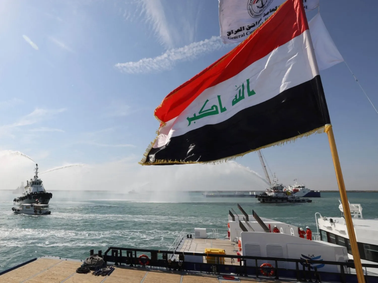 Irak'ın güneyindeki Basra vilayetinde, uygulayıcı Koreli şirketten Faw Limanı’ndaki beş büyük rıhtımın devredilmesi sırasında Irak ordusu geçit töreni düzenledi, 7 Kasım 2024 (AFP)