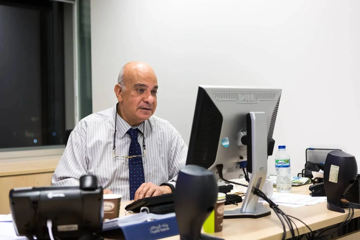 The late Mohammed al-Shafei in his office. (Asharq Al-Awsat) 