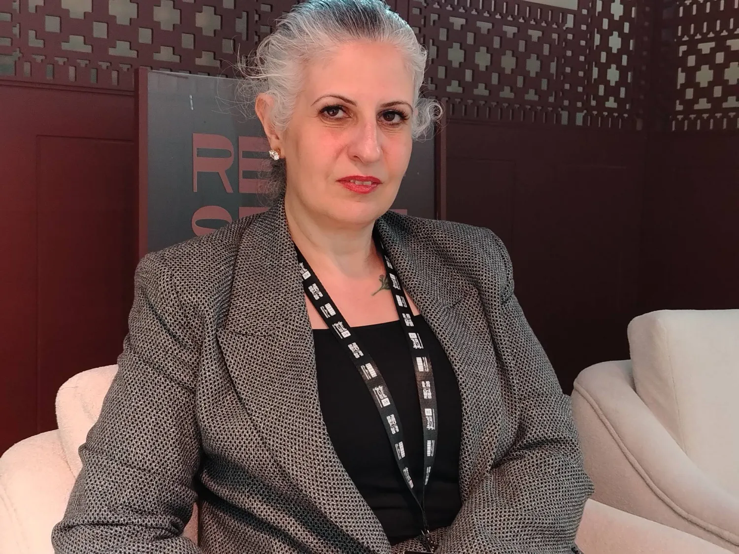 الممثلة العراقية سمر كاظم خلال حضورها مهرجان البحر الأحمر( الشرق الأوسط)