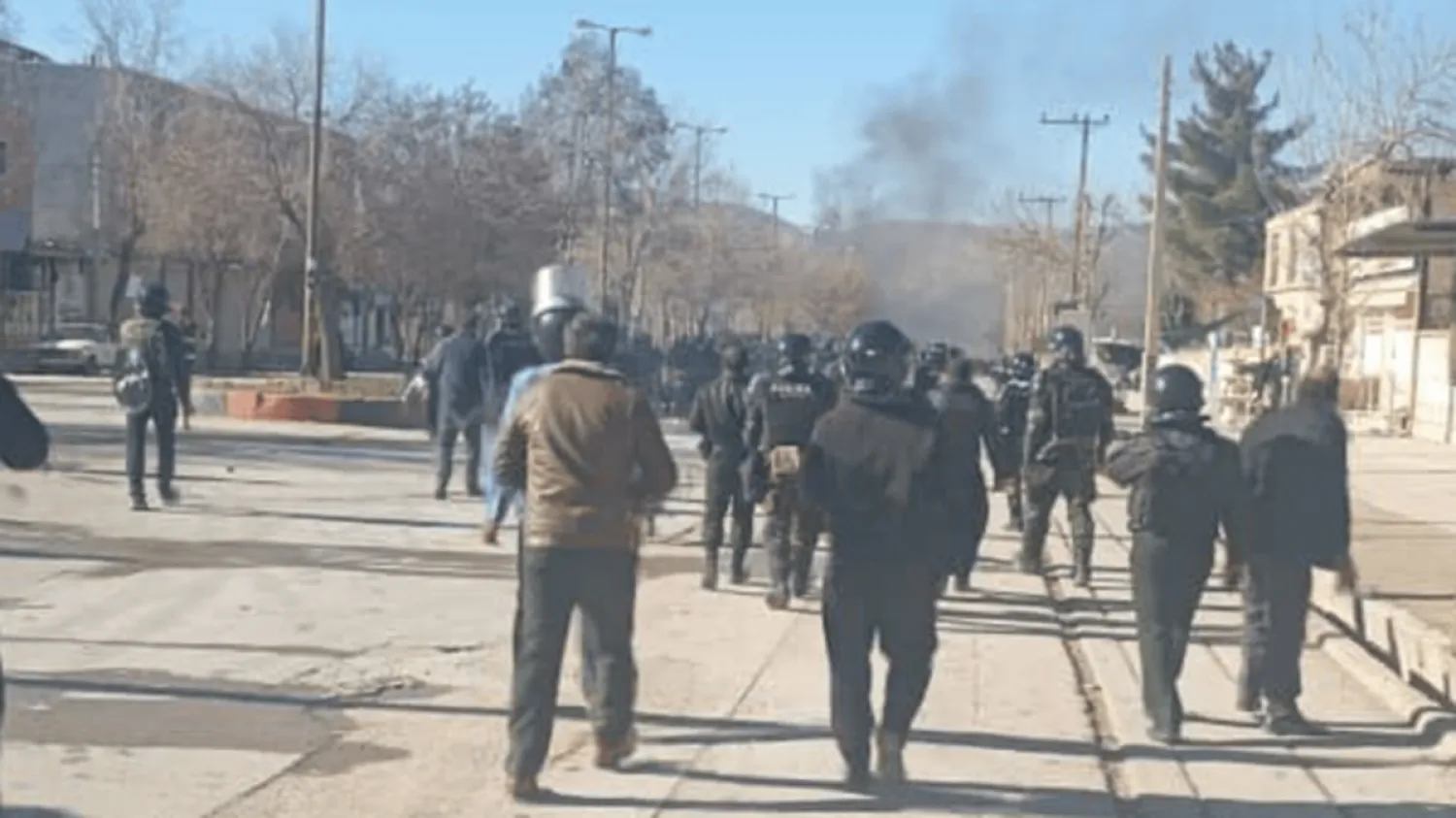 احتجاجات في لردغان بمحافظة جهار محال وبختياري غرب البلاد (فارس)