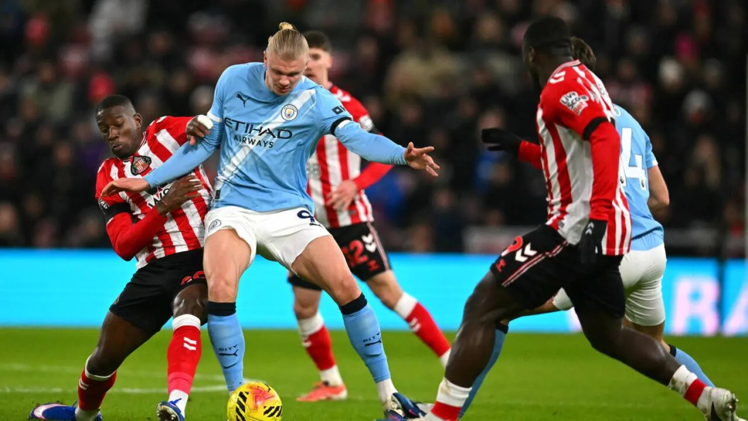 Manchester City were held by Sunderland to fall four points behind Arsenal. ANDY BUCHANAN / AFP
