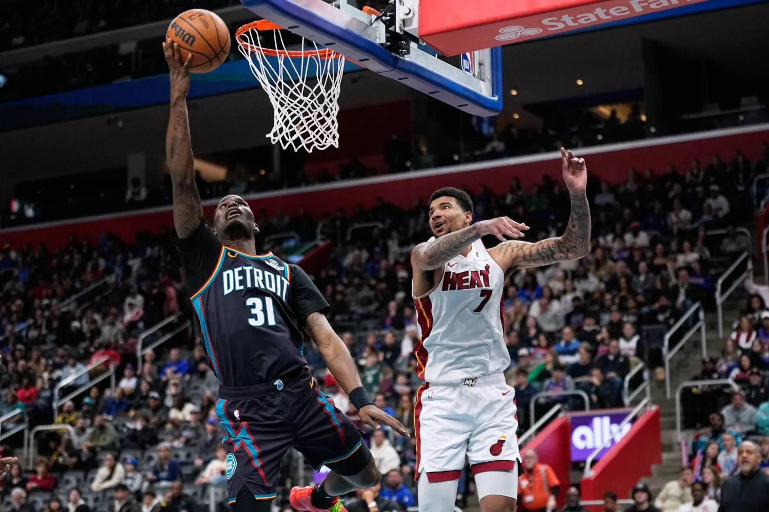 ميامي هيت يواصل انتصاراته ويهزم ديترويت بيستونز (أ.ب)