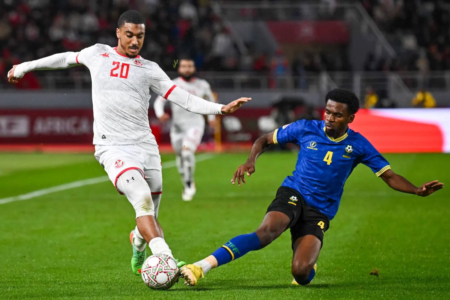 الدولي التونسي يان فاليري (أ.ف.ب)