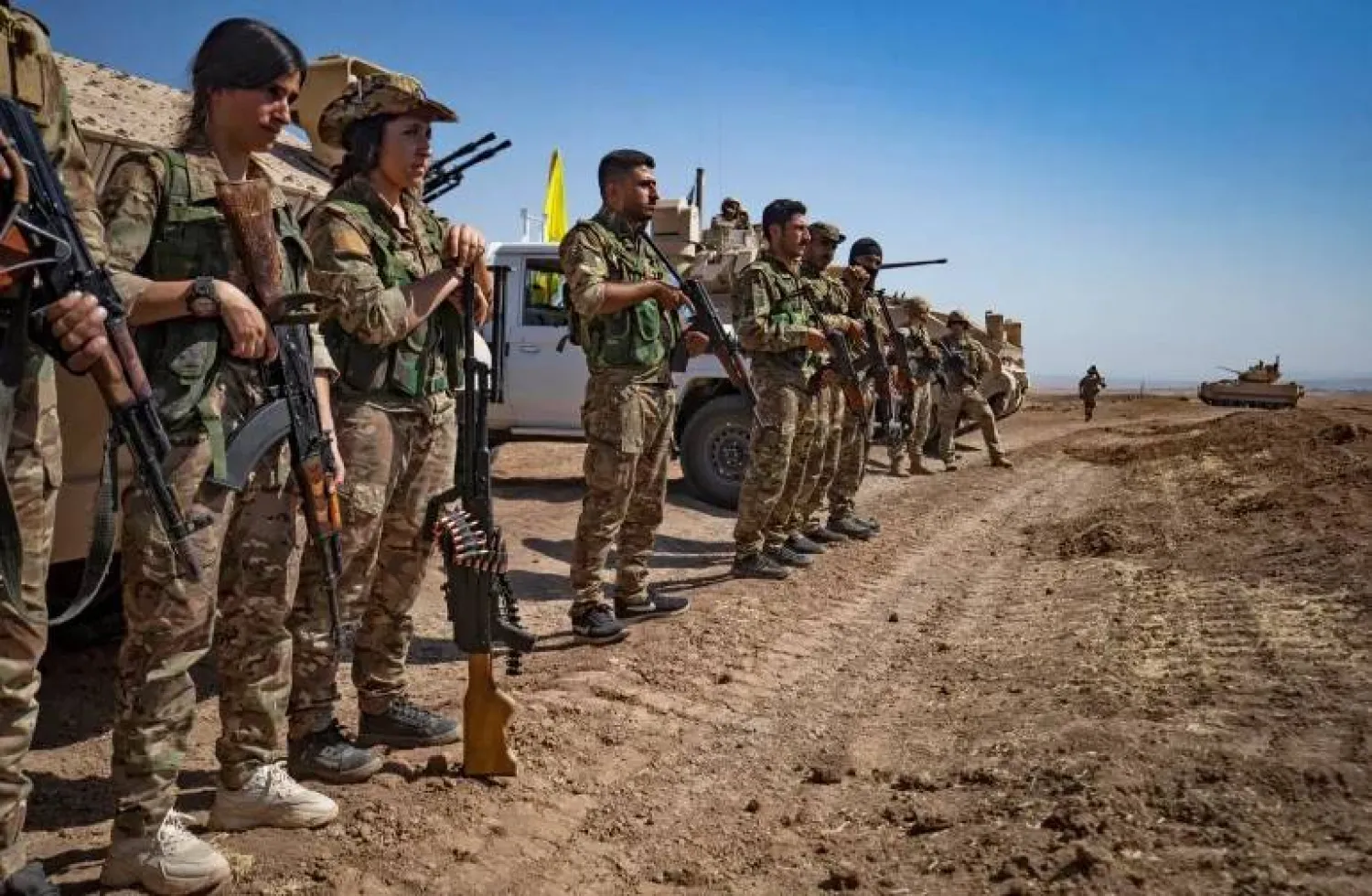 مسلحون من «قسد» في شمال شرقي سوريا (أ.ف.ب)