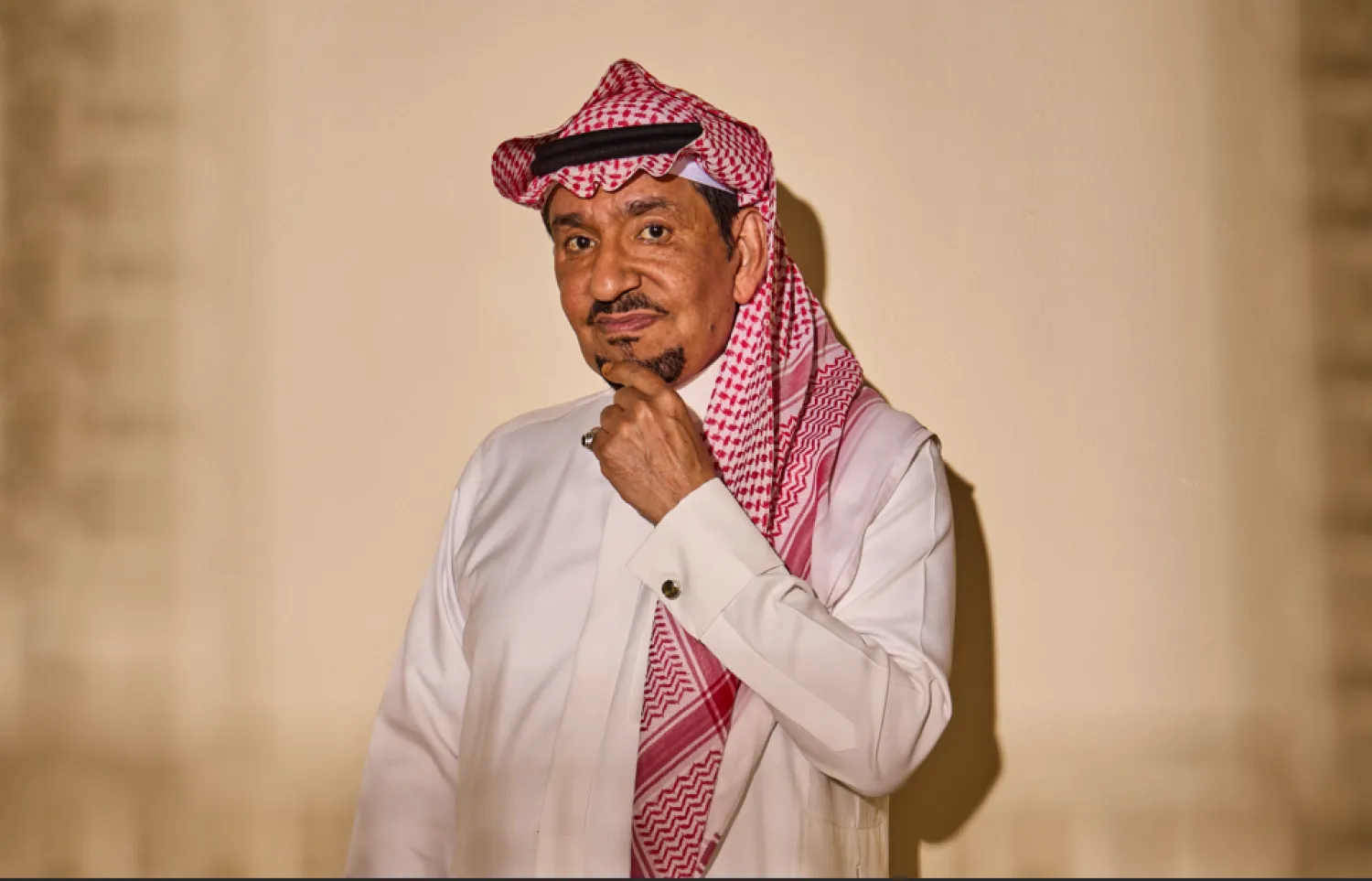 الفنان عبد الله السدحان يعود إلى المسرح (البحر الأحمر)