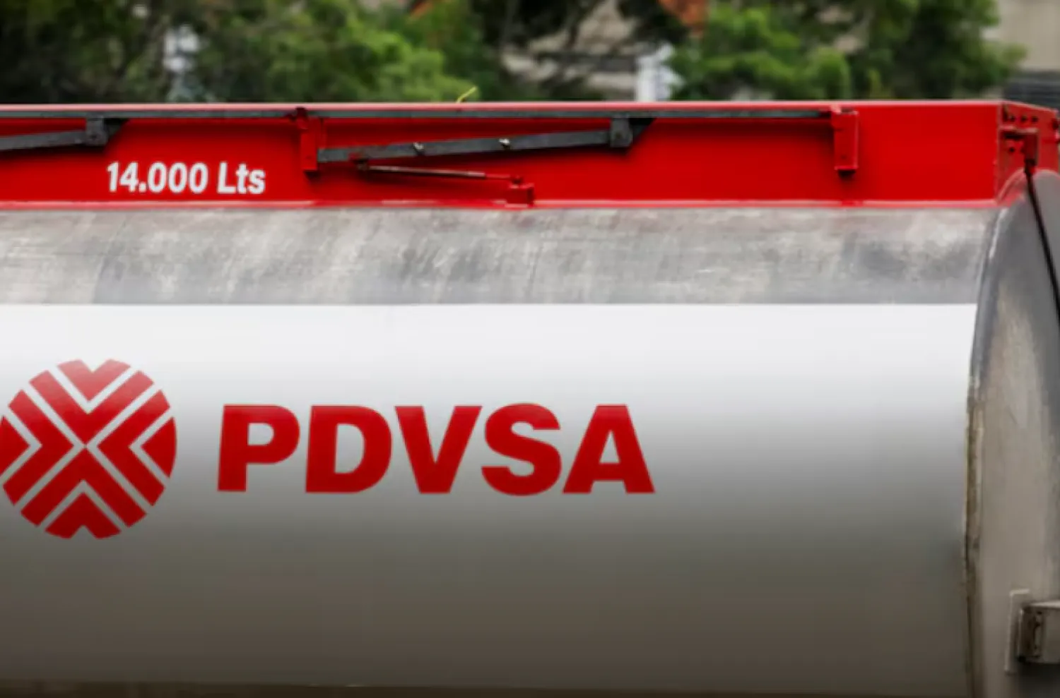 The logo of Venezuelan state oil company PDVSA is seen on a fuel tank truck, in Caracas, Venezuela May 14, 2025. REUTERS/Leonardo Fernandez Viloria