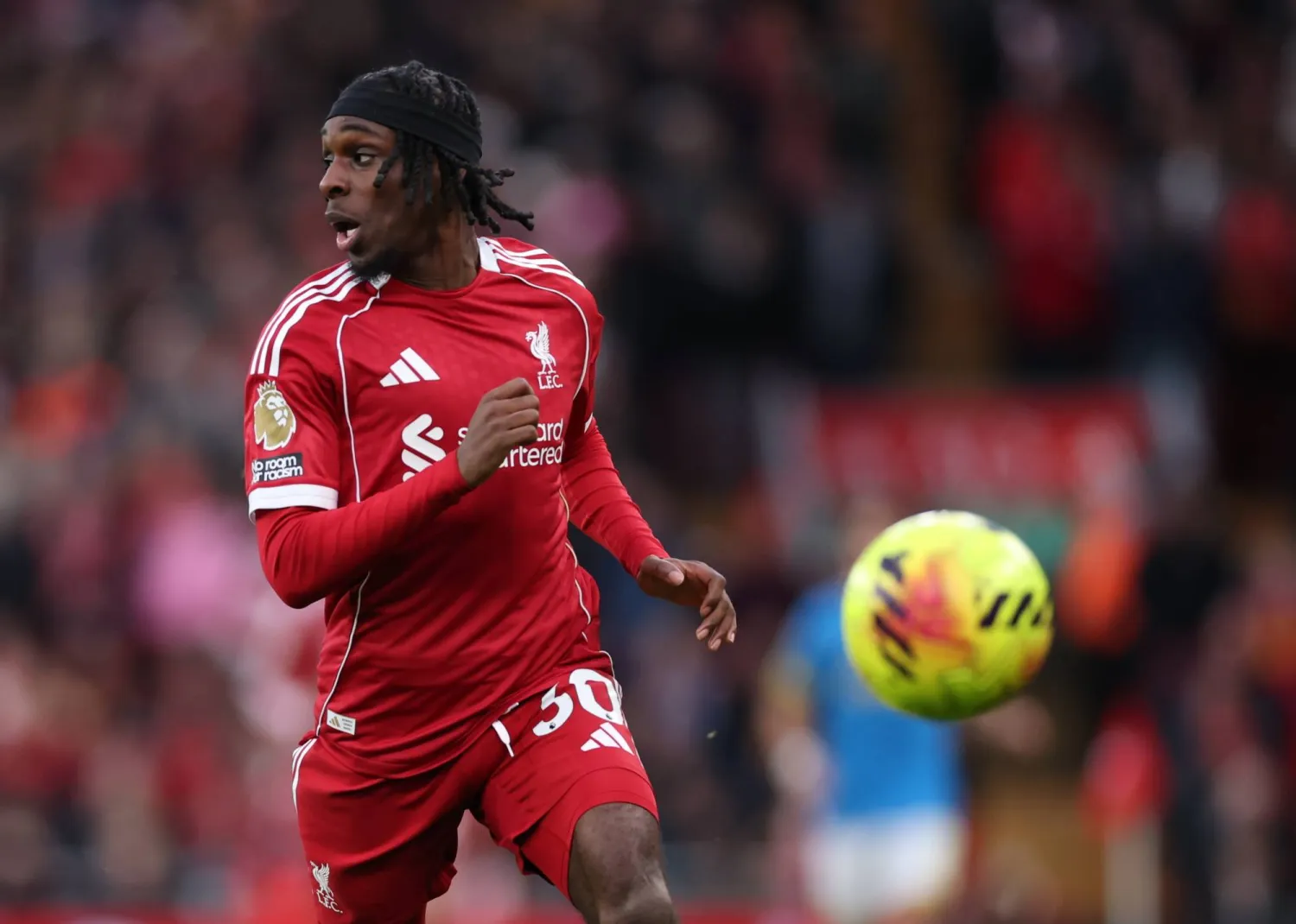 الهولندي جيريمي فريمبونغ لاعب ليفربول (إ.ب.أ)