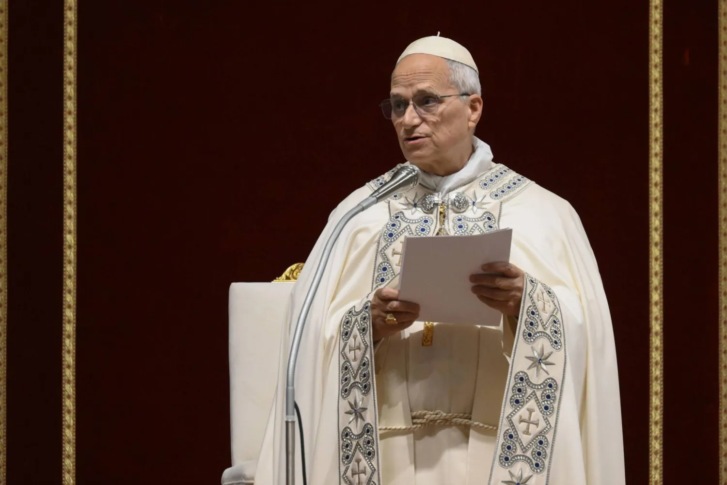 A handout picture provided by the Vatican Media shows Pope Leo XIV leading the Vespers and Te Deum prayer on New Year's Eve in St. Peter's Basilica at the Vatican, 31 December 2025.  EPA/VATICAN MEDIA HANDOUT 