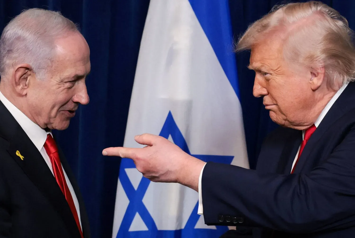 ABD Başkanı Donald Trump ve İsrail Başbakanı Binyamin Netanyahu, geçtiğimiz salı günü Florida, Palm Beach'te düzenledikleri ortak basın toplantısında (Reuters)