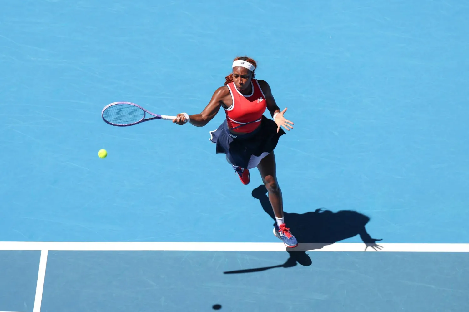 USA's Coco Gauff hits a return to Spain's Jessica Bouzas Maneiro during their women's singles match at the United Cup tennis tournament in Perth on January 5, 2026. (Photo by COLIN MURTY / AFP) 