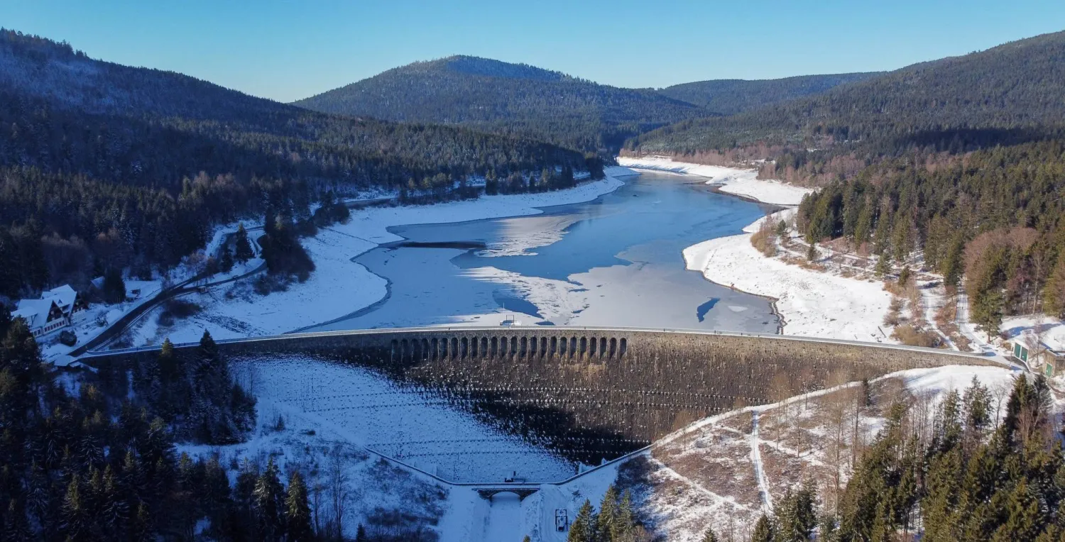 الثلوج في ألمانيا (إ.ب.أ)
