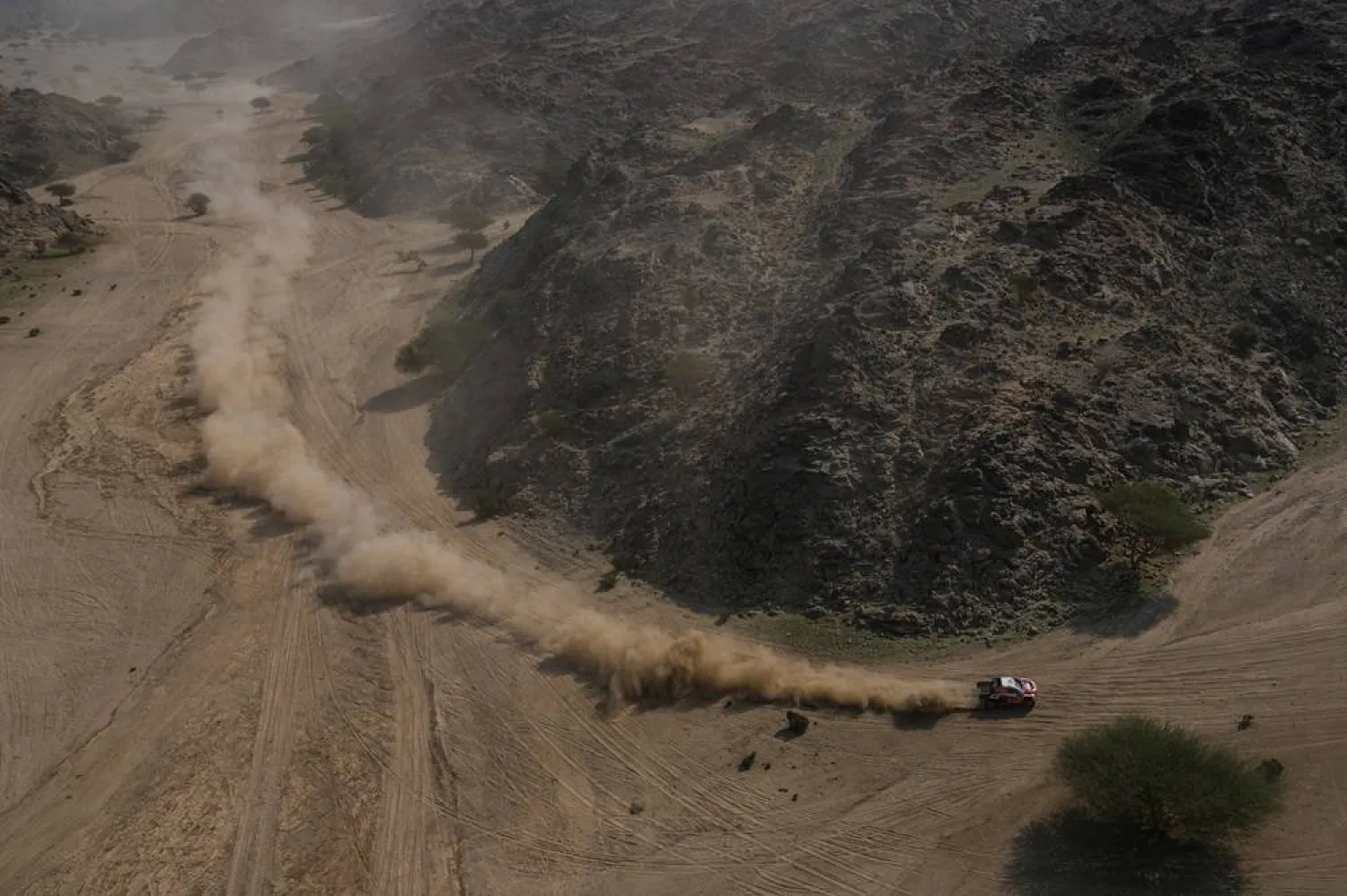  Driver Seth Quintero and co-driver Andrew Short compete during the first stage of the Dakar Rally in Yanbu, Saudi Arabia, Sunday, Jan. 4, 2026. (AP) 