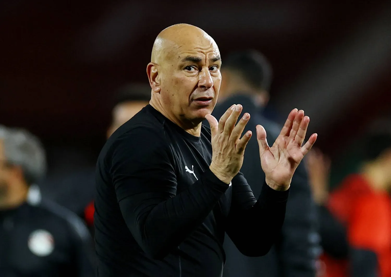 حسام حسن المدير الفني للمنتخب المصري (رويترز)