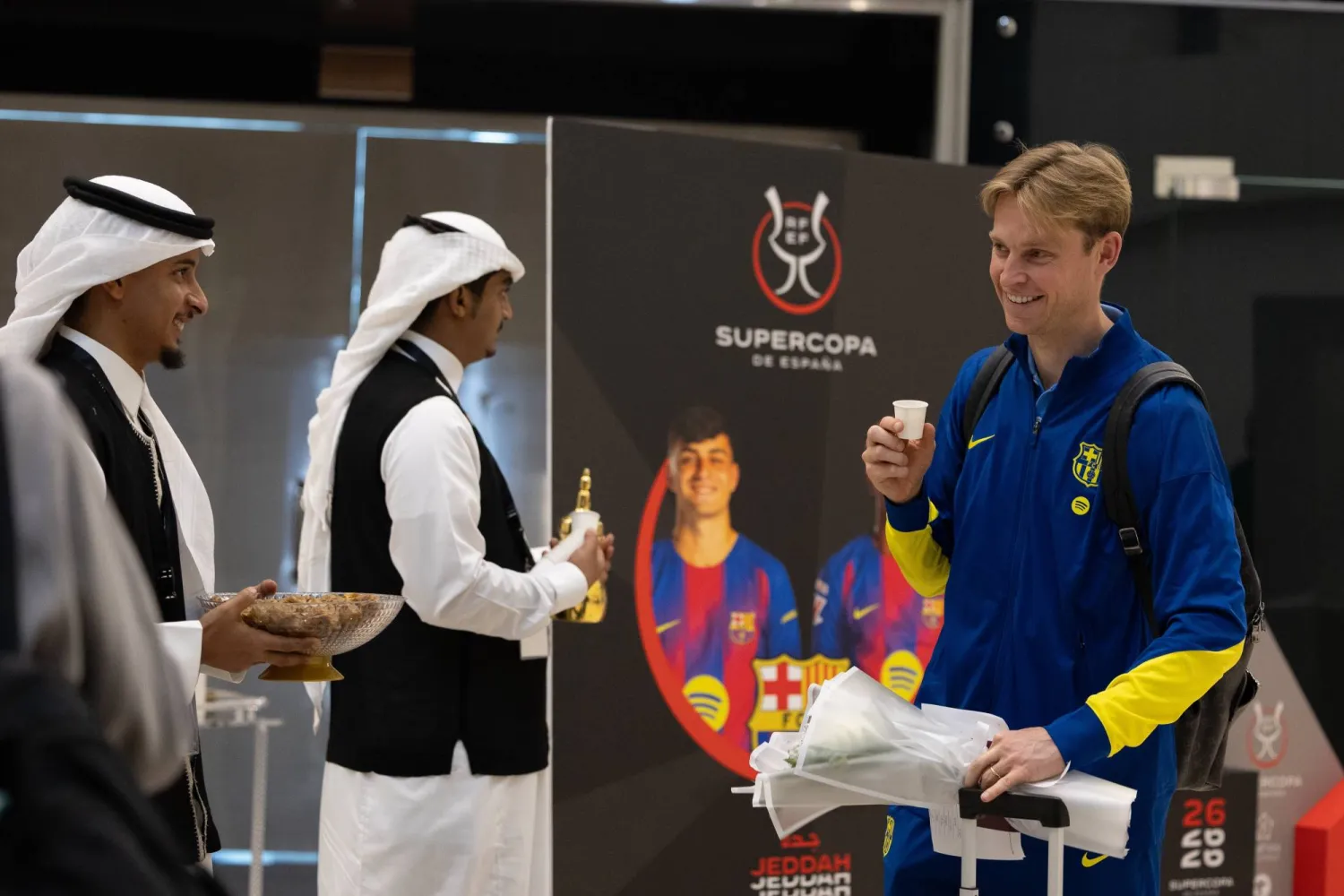من وصول فريق برشلونة إلى مدينة جدة (وزارة الرياضة)