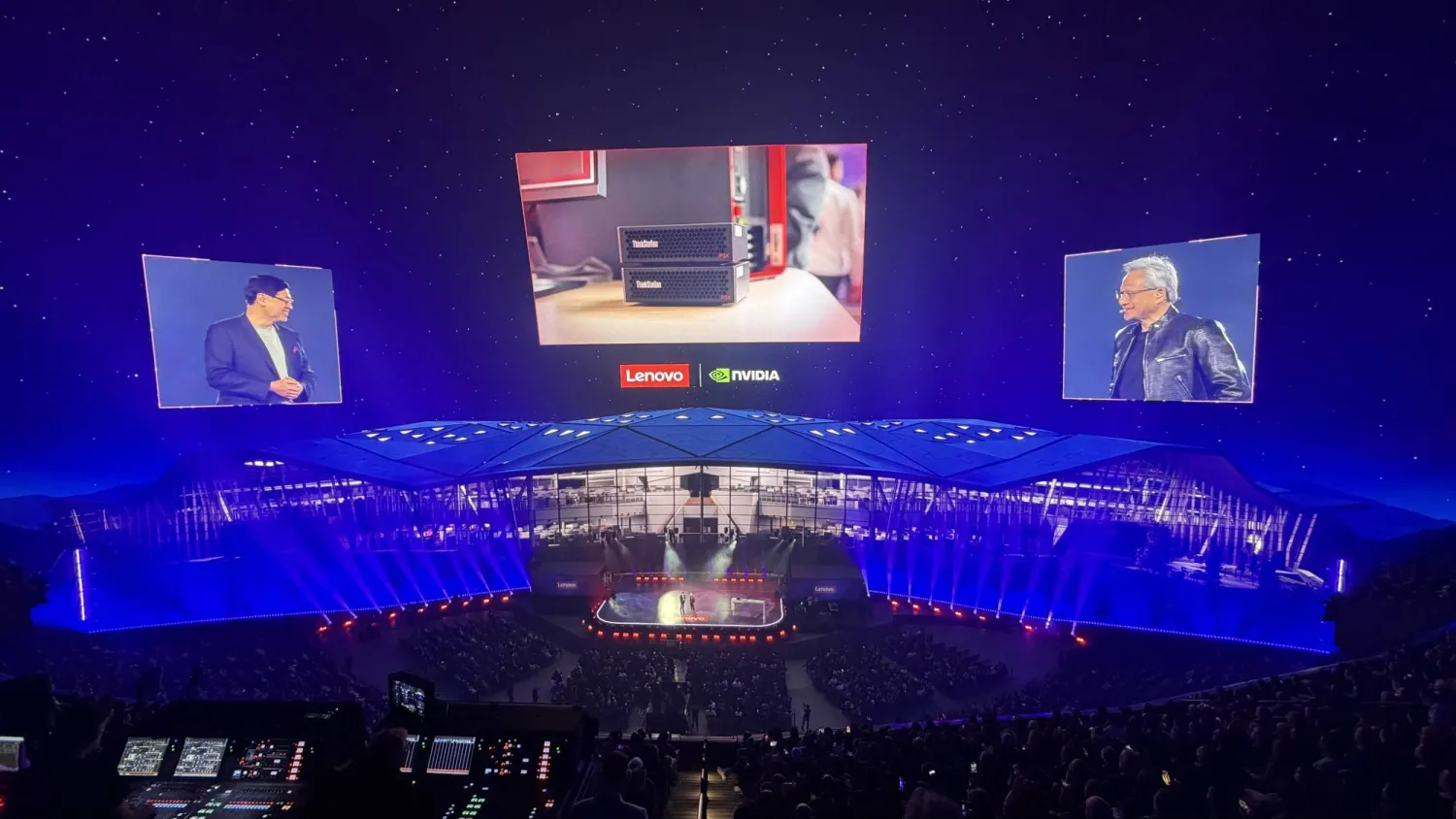 ترى «لينوفو» أن الذكاء الاصطناعي لم يعد ميزة داخل جهاز واحد بل منظومة هجينة تربط الأجهزة الشخصية بالبنية التحتية ومراكز البيانات (الشرق الأوسط)