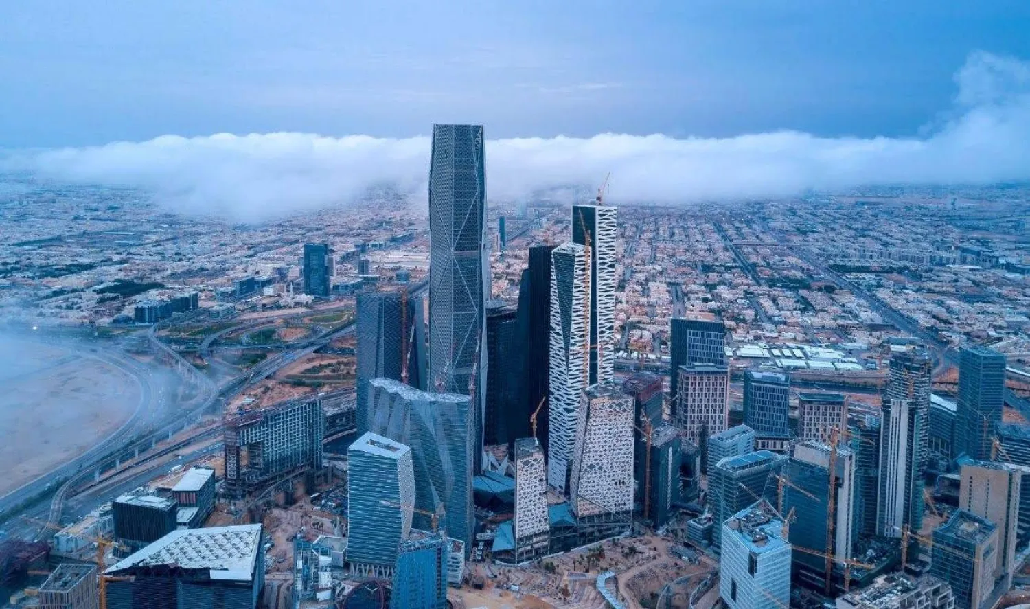 تحولات عمرانية جذرية نقلتها من مدينة تقليدية محدودة النطاق إلى عاصمة حديثة ذات ثقل سياسي واقتصادي وعمراني (واس)