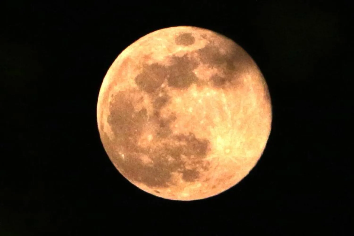 الفضاء قد يكون صاخباً بالإشارات... لكننا لا نفهمها بعد (إ.ب.أ)