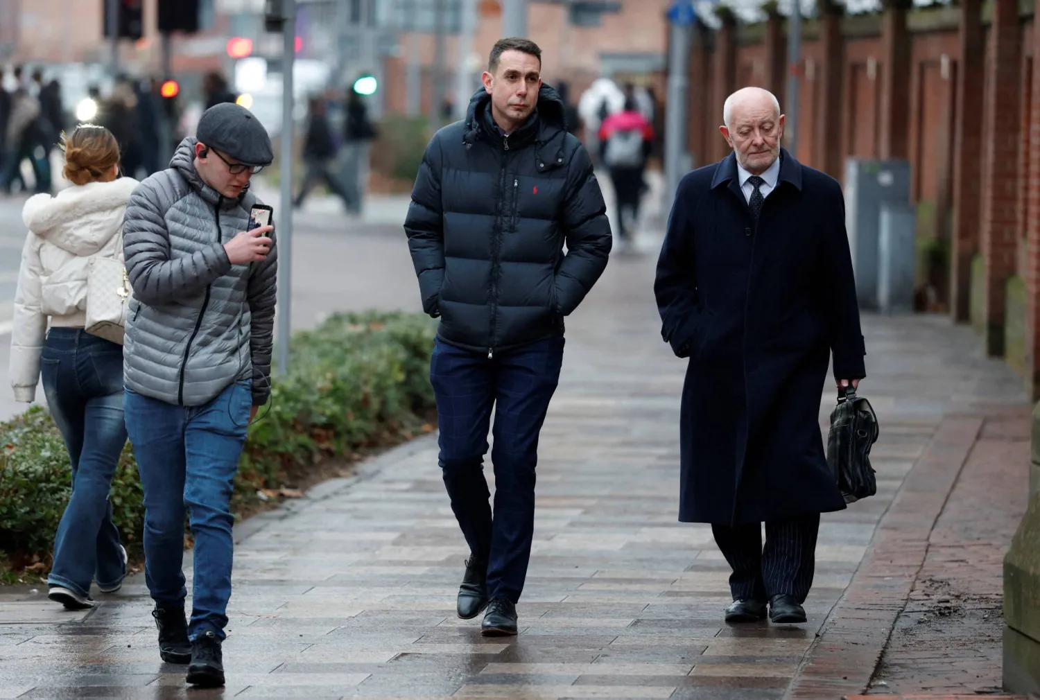 وصول حكم البريميرليغ ديفيد كوت إلى محكمة نوتنغهام للنطق بالحكم عليه في قضية تتعلق بصور غير لائقة (رويترز)