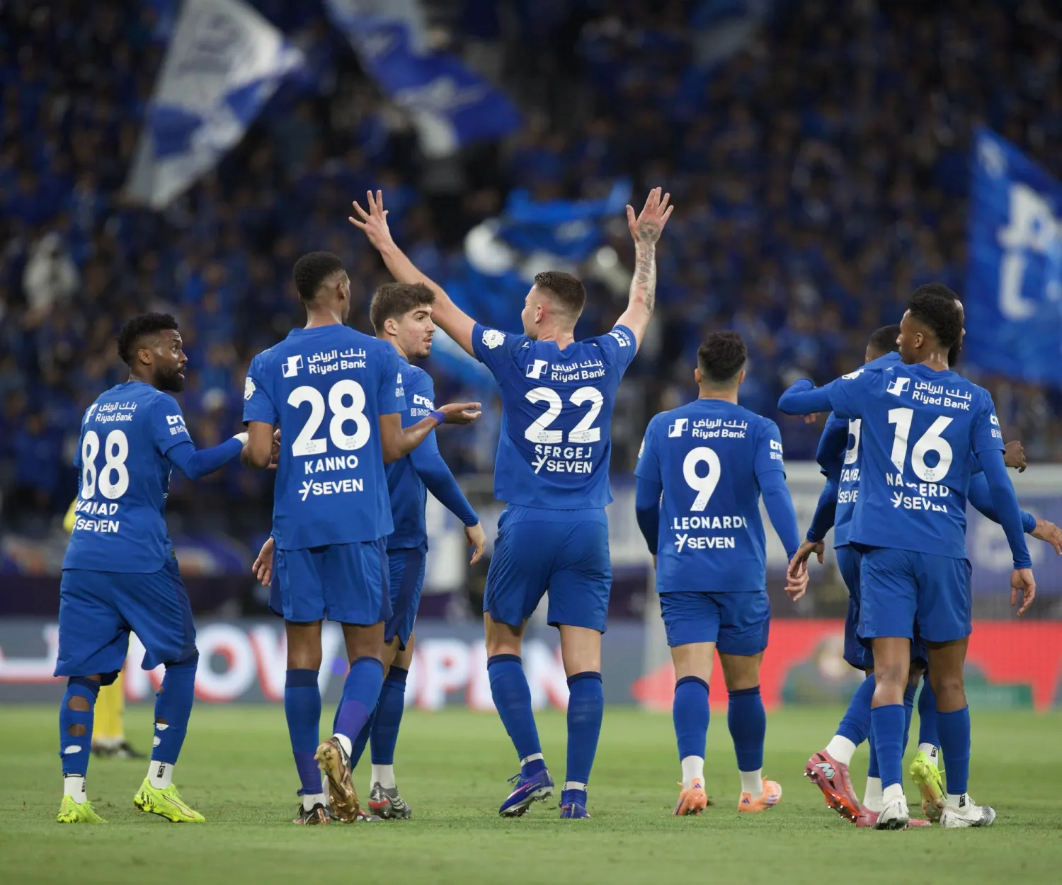 واصل «الهلال» حضوره في صدارة «الدوري السعودي للمحترفين» (تصوير: نايف العتيبي)