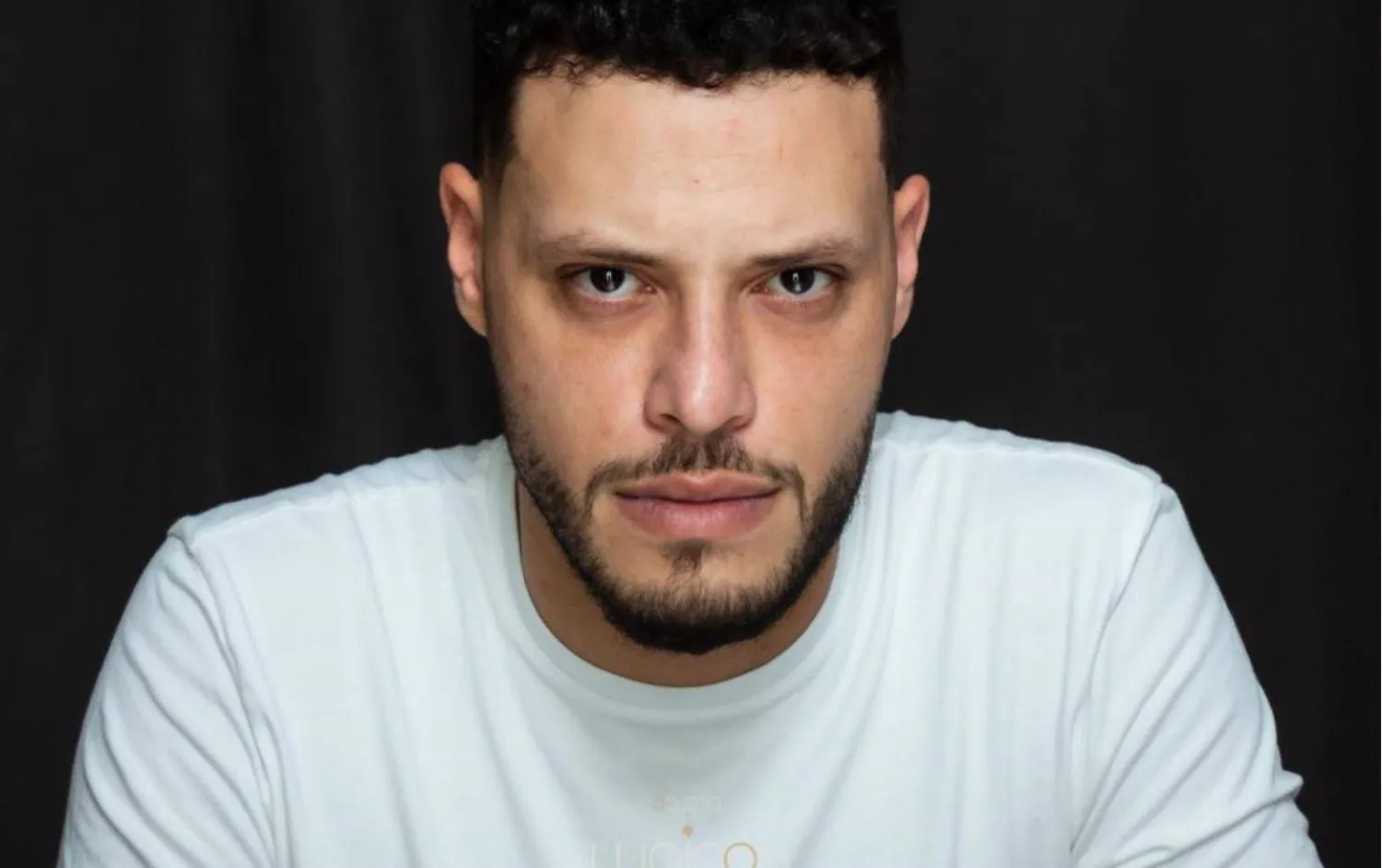 يرى أنّ الجدل حول الأعمال الفنية ظاهرة صحية (الشرق الأوسط)