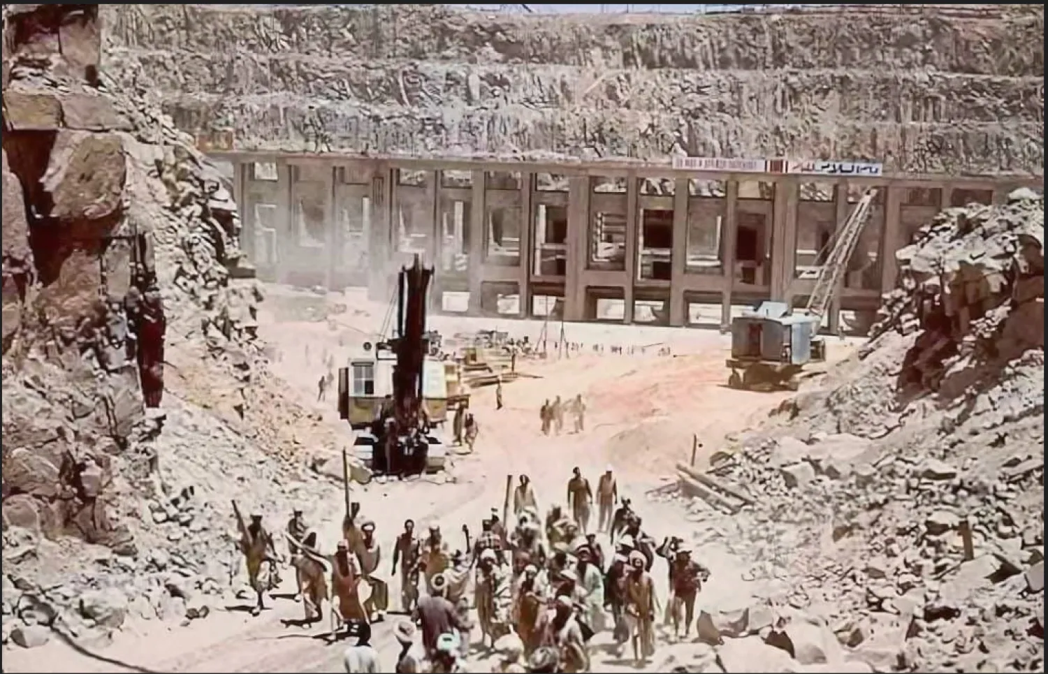 وزارة الري المصرية تؤكد متابعة حالة الجاهزية الفنية لمنظومة «السد العالي» وخزان أسوان (مجلس الوزراء المصري)