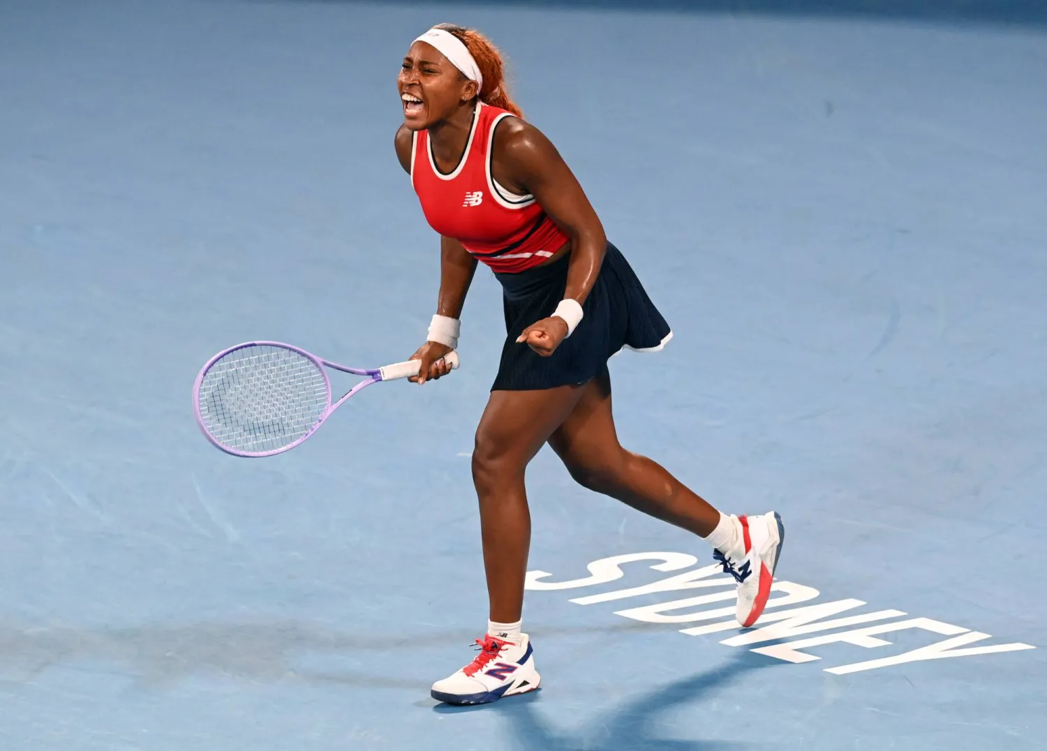 الأميركية كوكو غوف تتألق في سيدني (رويترز)