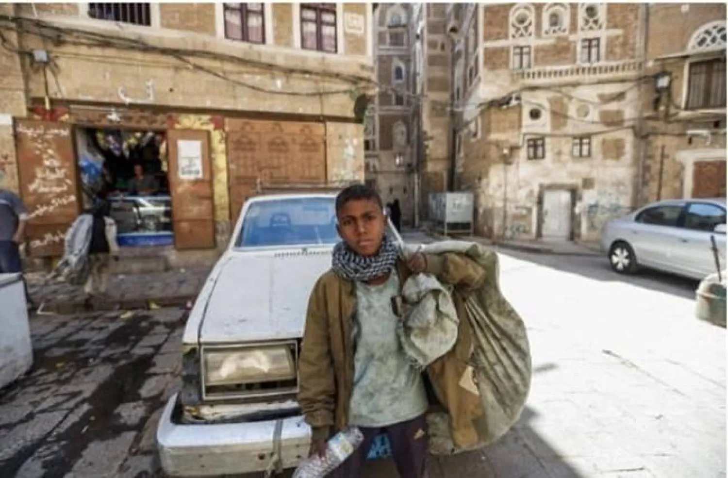 عام 2025 كان قاسياً على اليمنيين وتضاعفت معاناتهم خلاله (أ.ف.ب)