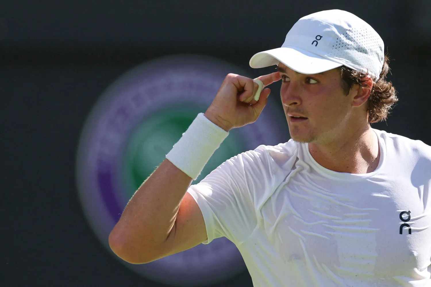 المراهق البرازيلي جواو فونسيكا (أ.ف.ب)