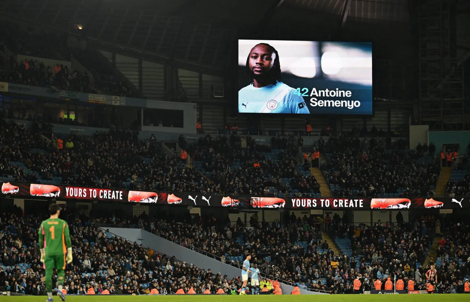 احتفالية ملعب «الاتحاد» بهدف الوافد الجديد أنطوان سيمينو (رويترز)