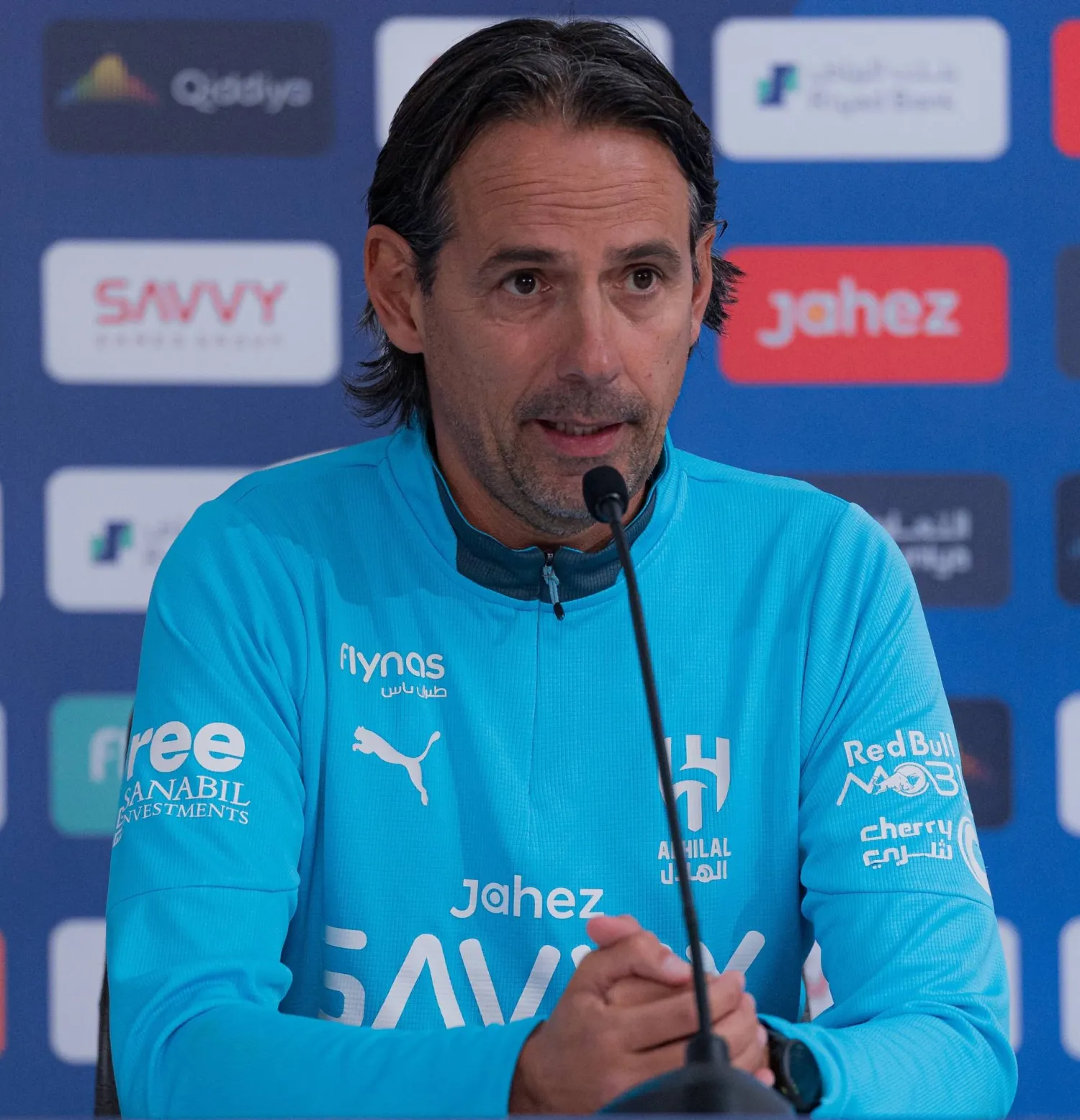 إنزاغي خلال المؤتمر الصحافي (موقع النادي)